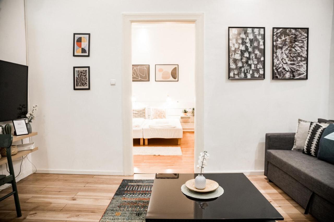 Stylish And Spacious ! Central Location Kazincy Netflix Budapeszt Zewnętrze zdjęcie